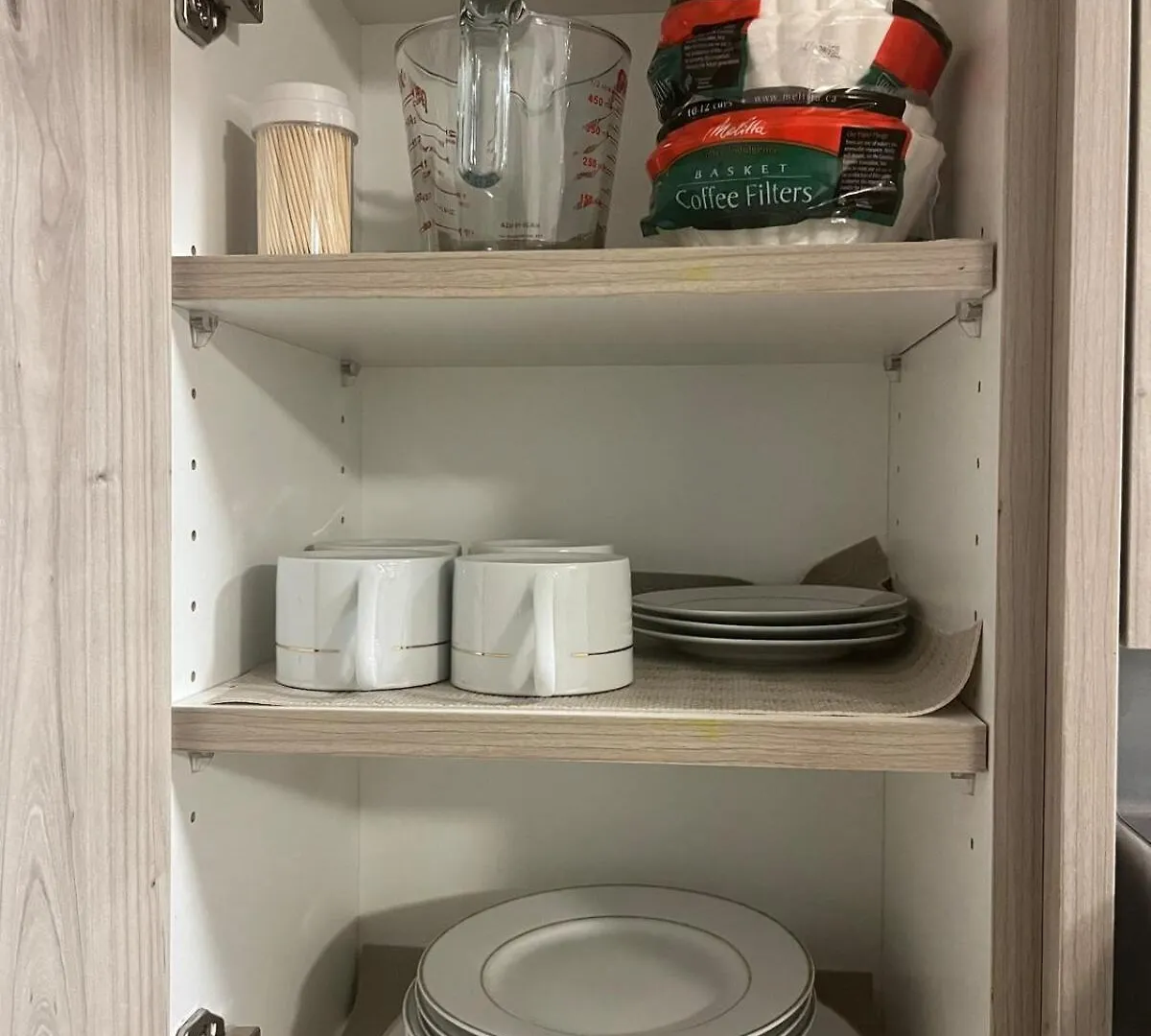 Cozy Basement Near Airport Yyc Apartman
