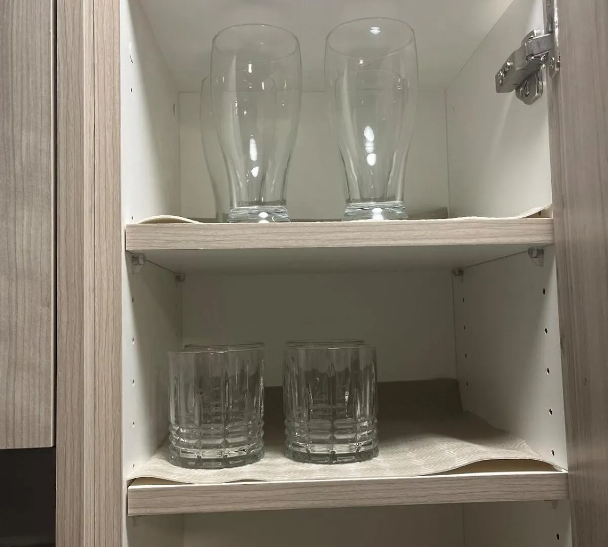 Cozy Basement Near Airport Yyc Apartment